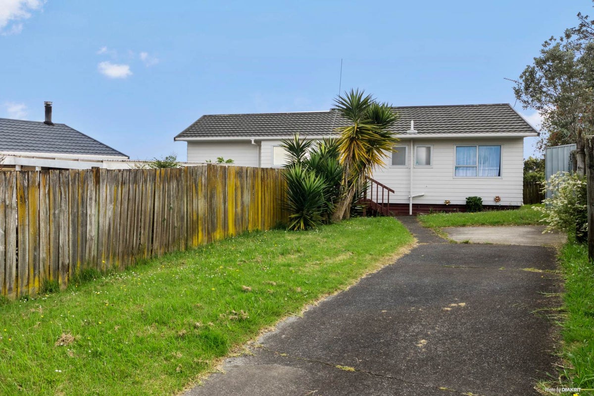 1/38 Maywood Crescent, Glen Eden, Auckland - Carousel 2