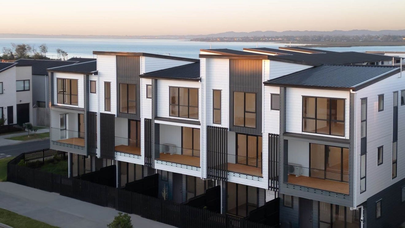 1/10 Scott Road, Hobsonville, Auckland - Carousel 1