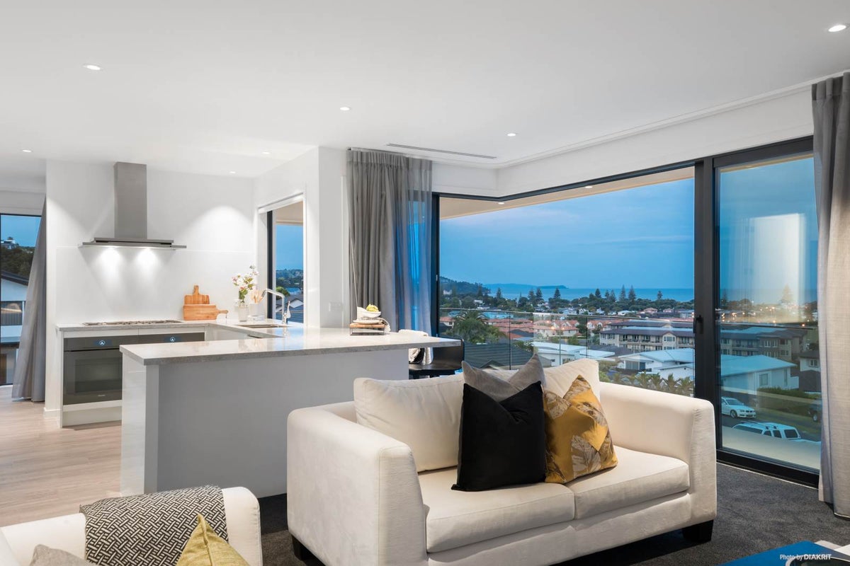55 The Ritz, Orewa, Orewa - Carousel 2