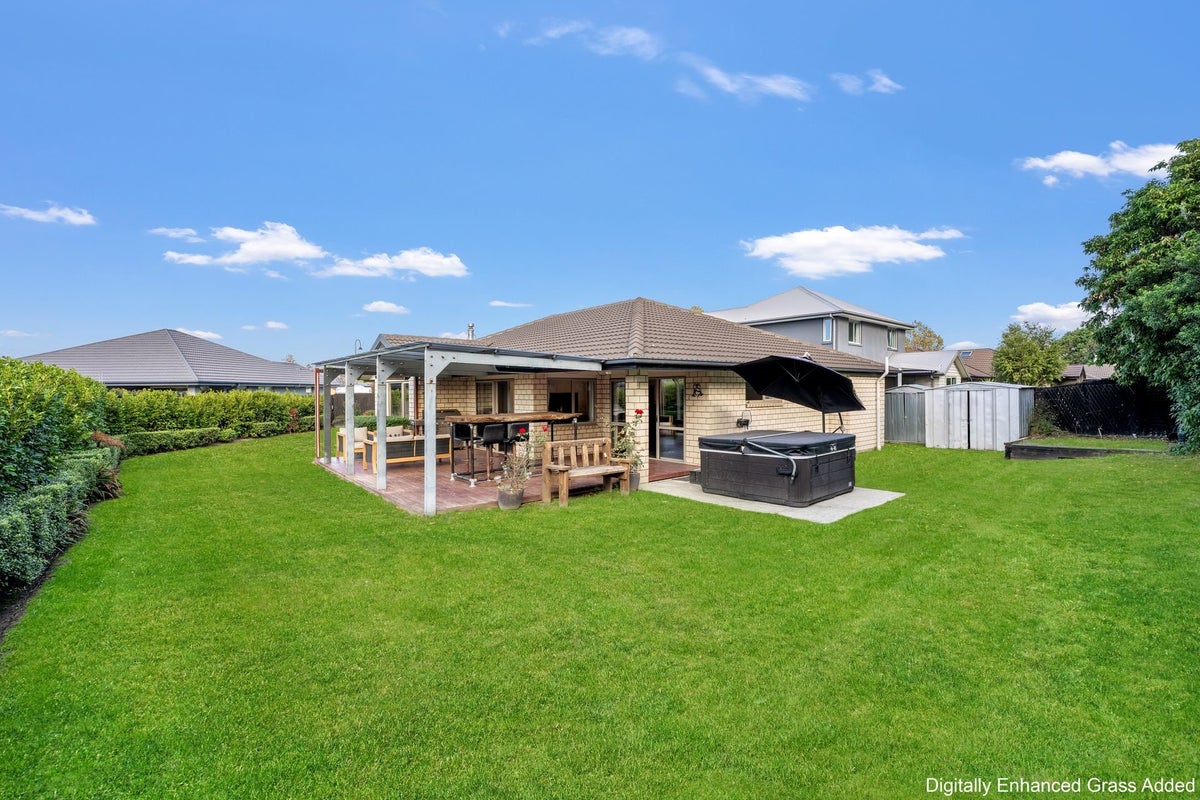 12 Maurice Stanton Place, Shirley, Christchurch - Carousel 1