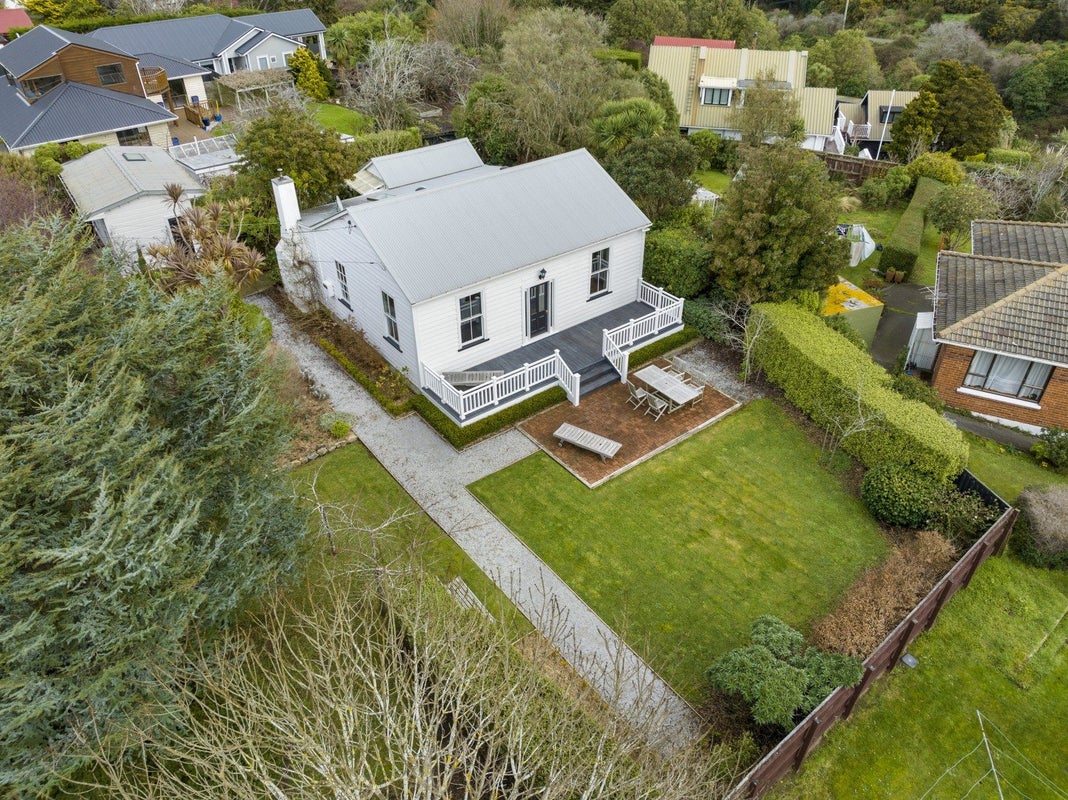 2 Downes Road, Roseneath, Port Chalmers - Carousel 2
