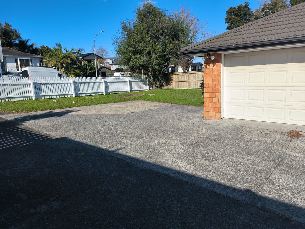 33A Everglade Drive, Goodwood Heights, Auckland - Carousel 2