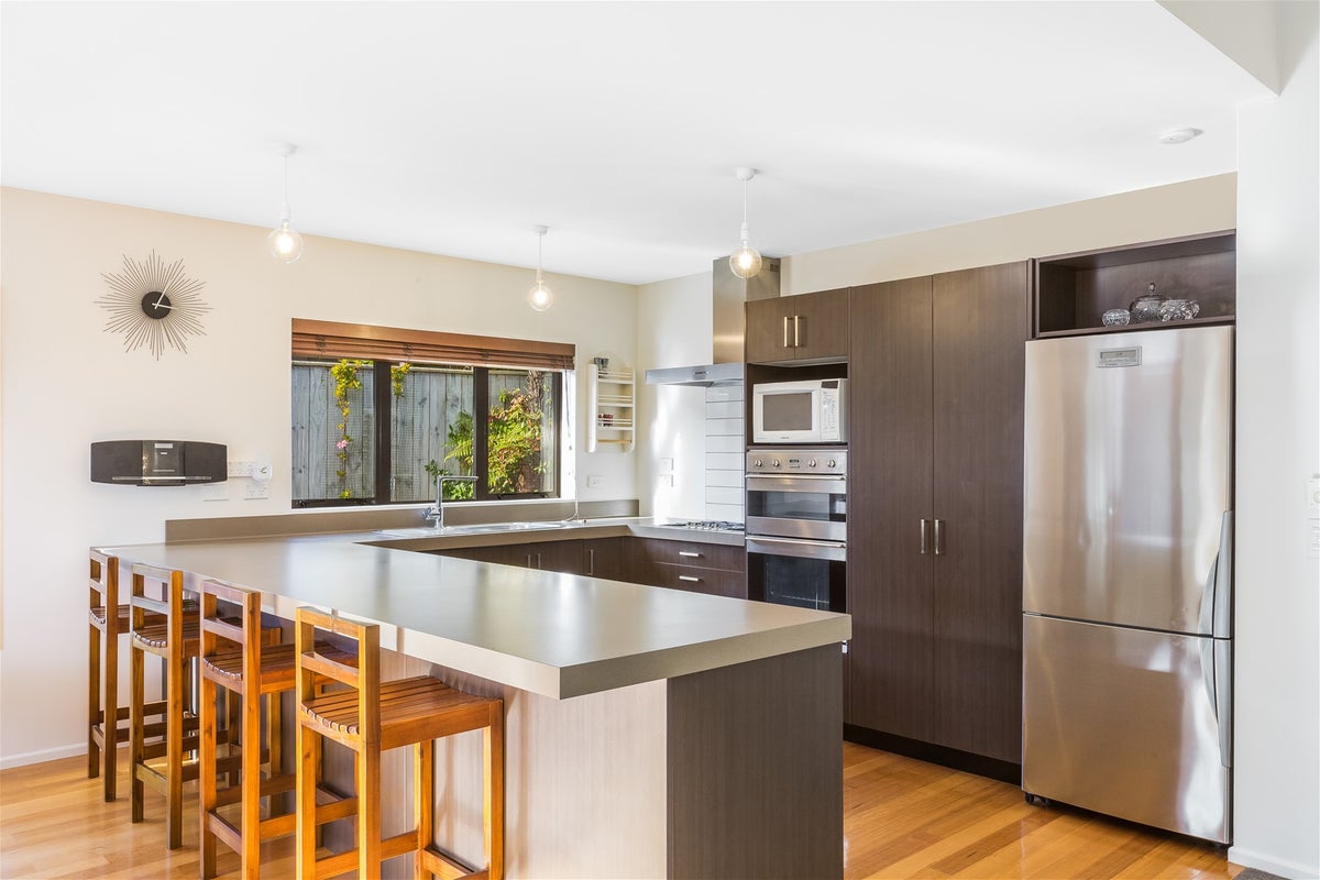 8 Tasman Close, Aotea, Porirua - Carousel 2