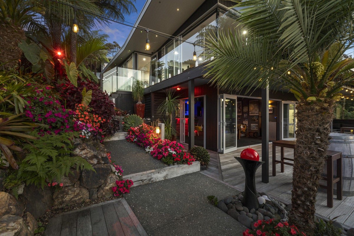 7 Woollams Road, Onetangi, Waiheke Island - Carousel 2