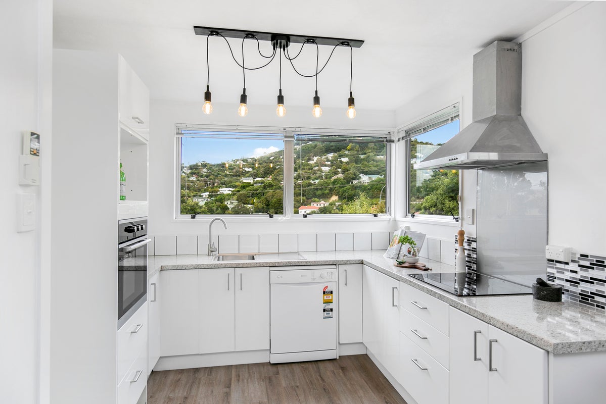 111A Churchill Drive, Crofton Downs, Wellington - Carousel 2