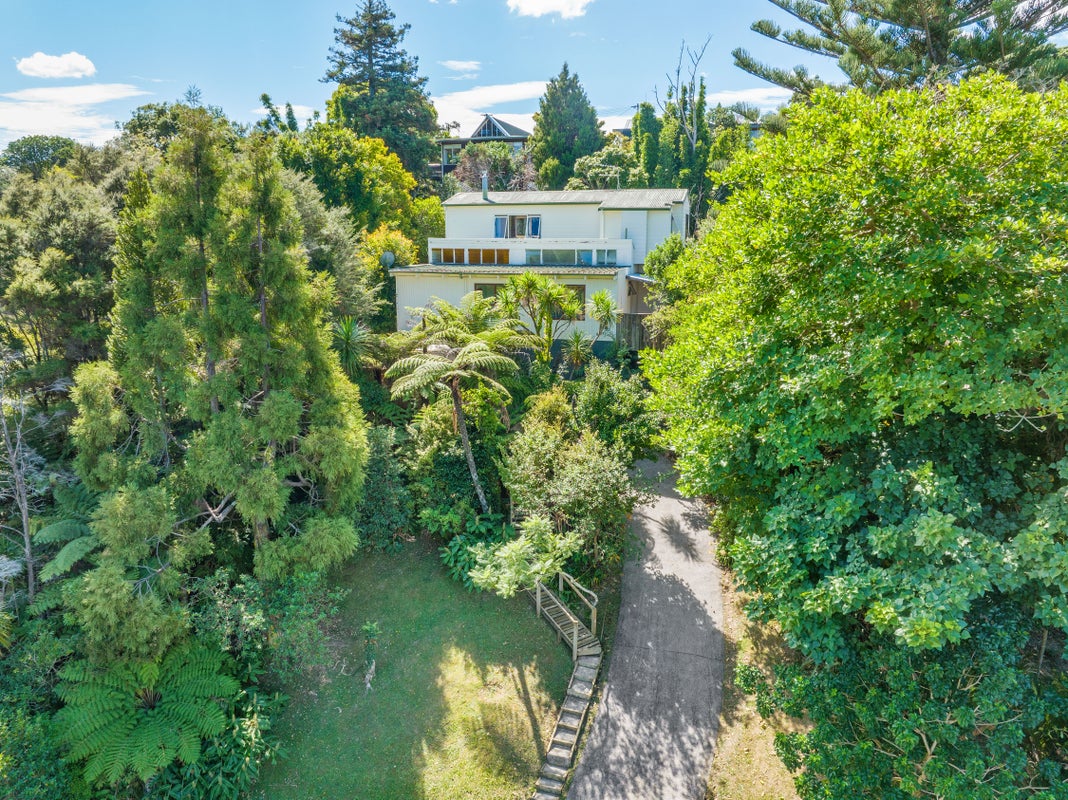 24 Ragley Street, Titirangi, Auckland - Carousel 1