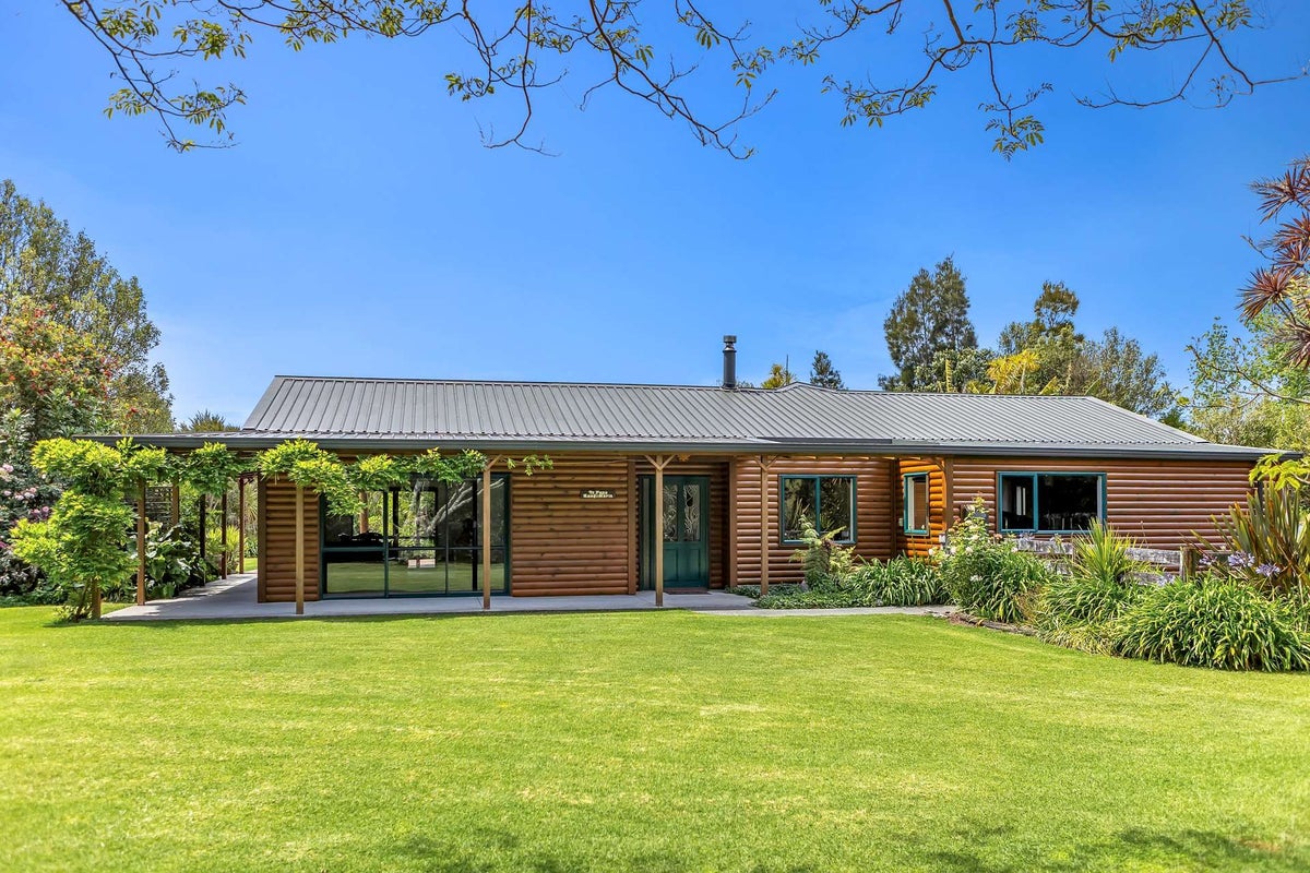 4144 State Highway 10, Taipa, Kaitaia - Carousel 2