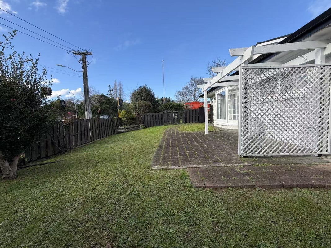 1A Everglade Drive, Goodwood Heights, Auckland - Carousel 25