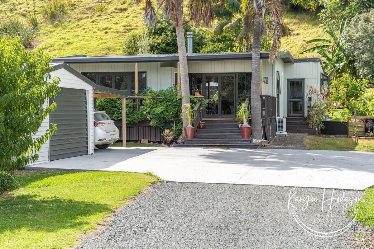 10 Regent Street, Whakapirau, Maungaturoto - Carousel 1