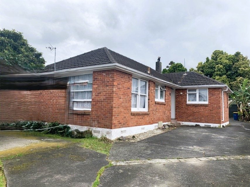 13 Kelkirk Street, Kelston, Auckland - Carousel 1