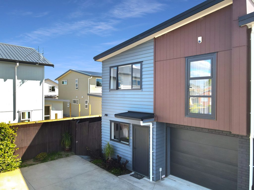 1/1 Tiaka Place, Pakuranga, Auckland - Carousel 1