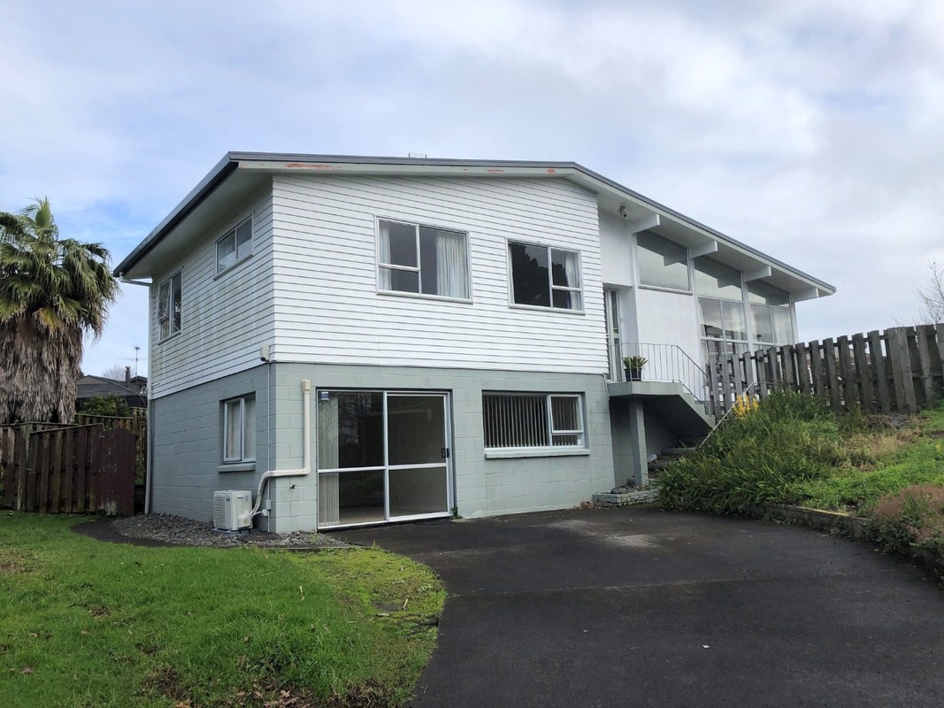 17 Olena Avenue, Sunnyhills, Auckland - Carousel 1