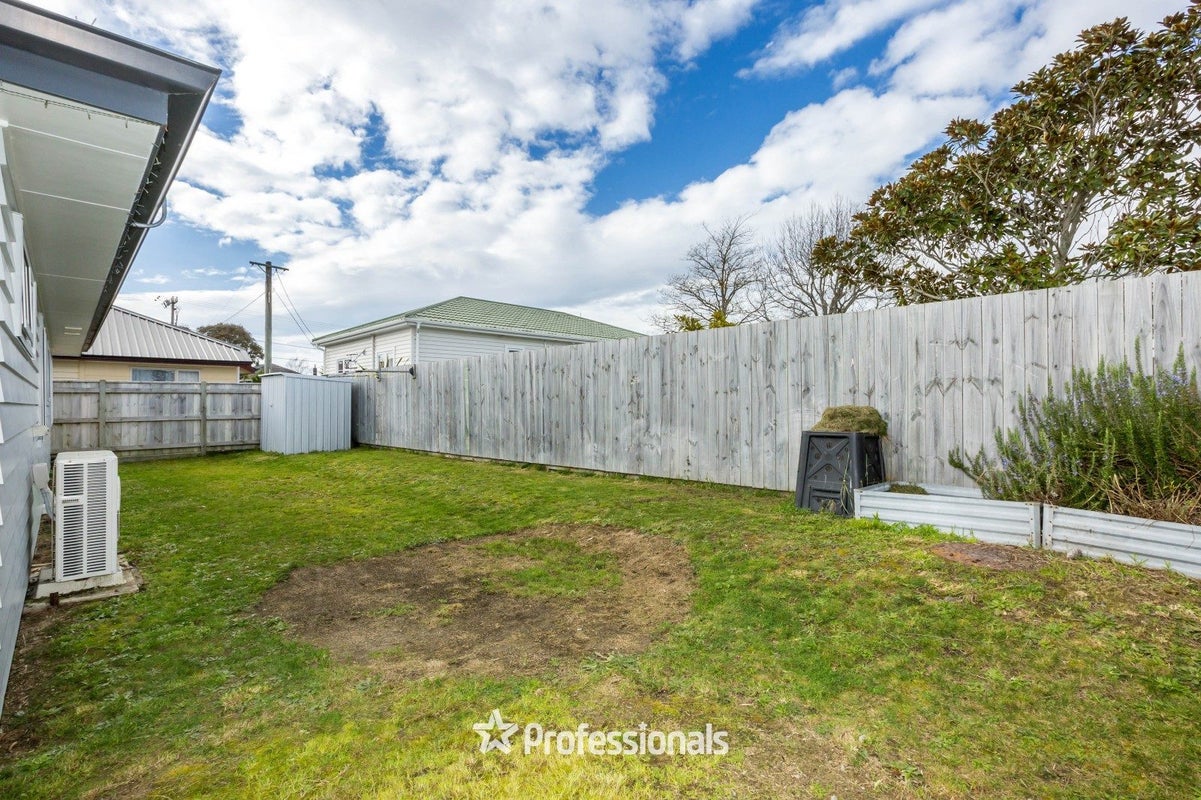 3 Poulson Grove, Trentham, Upper Hutt - Carousel 23