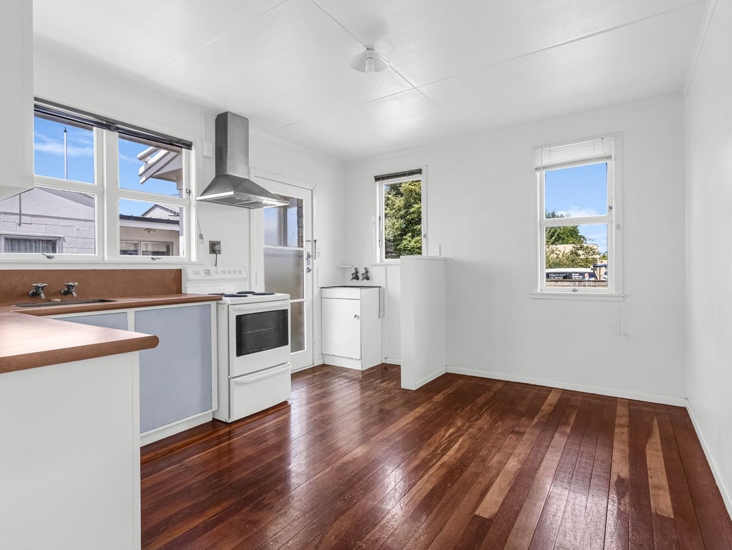 202A Grove Road, Mayfair, Hastings - Carousel 2