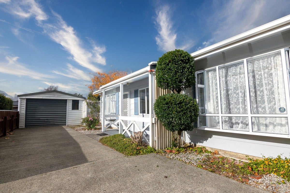 19 Coromandel Court, Roslyn, Palmerston North - Carousel 2