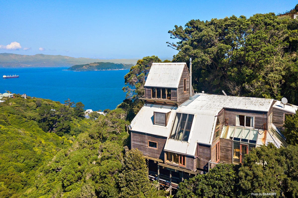 95 Nicholson Road, Khandallah, Wellington - Carousel 1