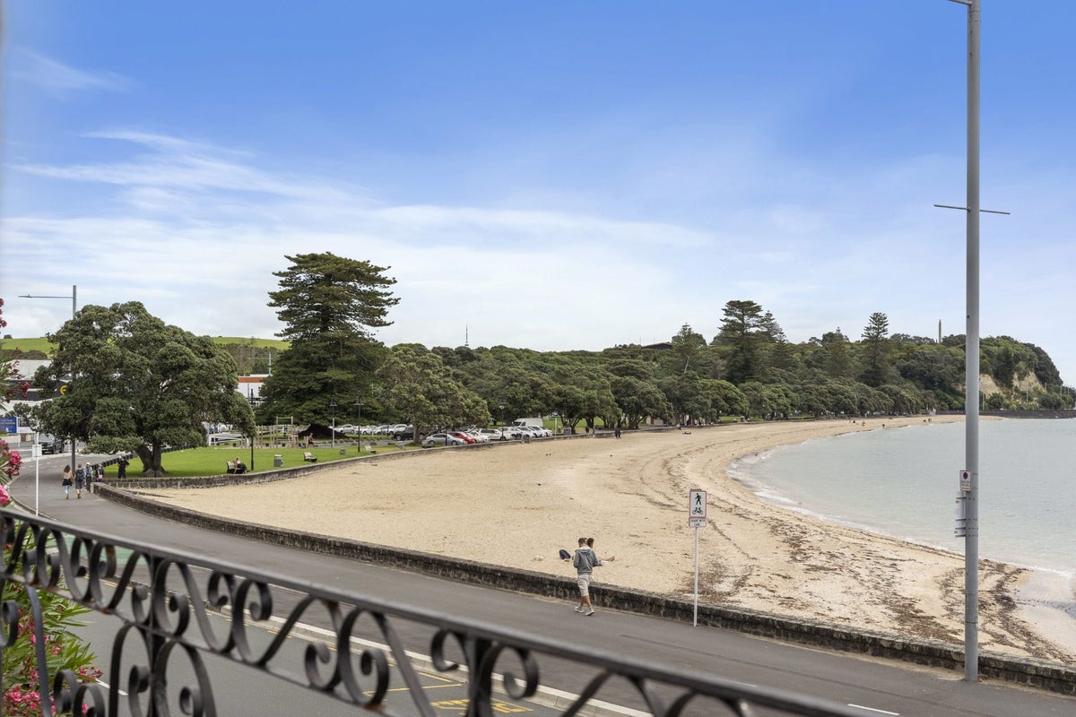 135 Tamaki Drive, Mission Bay, Auckland - Carousel 2