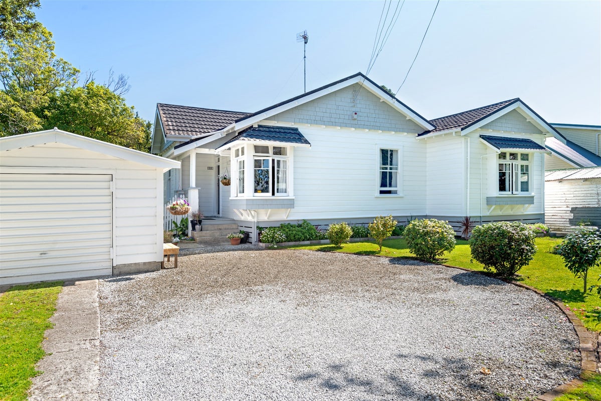60 Stout Street, Whataupoko, Gisborne - Carousel 1