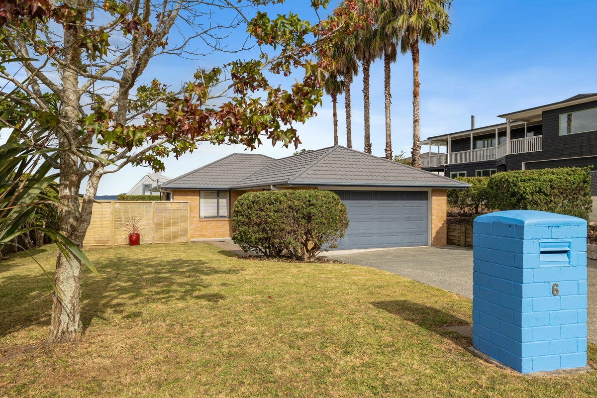 6 Robinia Place, Snells Beach, Snells Beach - Carousel 1