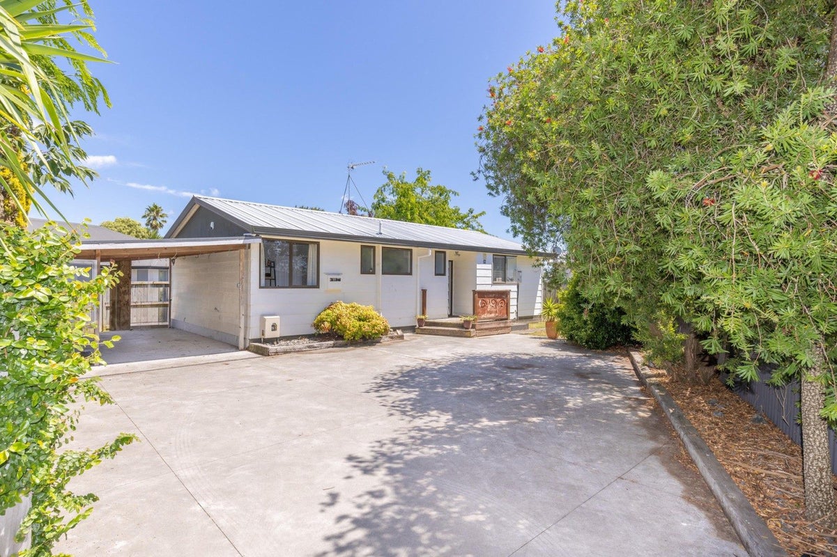 8A Sunnyside Road, Nawton, Hamilton - Carousel 1