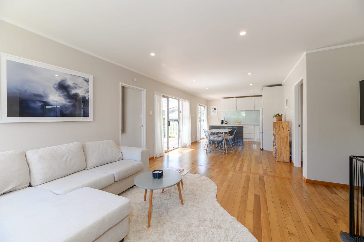 1/11 Hill Crescent, New Lynn, Auckland - Carousel 2