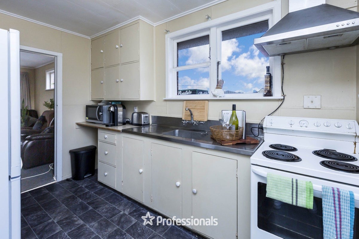 1/33 Ward Street, Trentham, Upper Hutt - Carousel 2