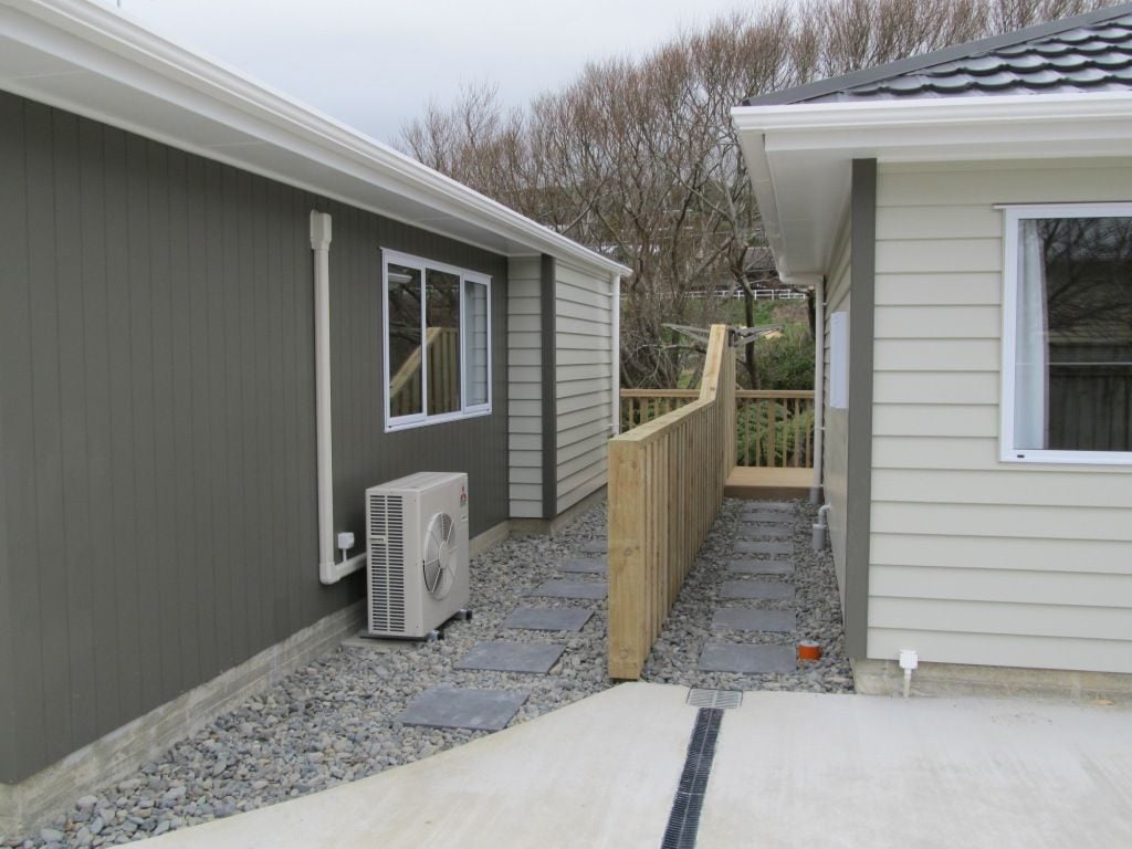 6 Melville Street, Tawa, Wellington - Carousel 2
