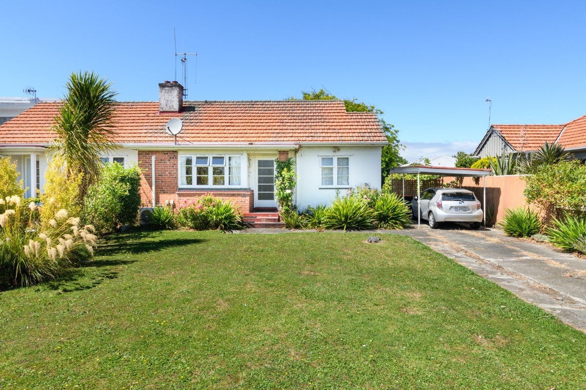 246 College Street, West End, Palmerston North - Carousel 1