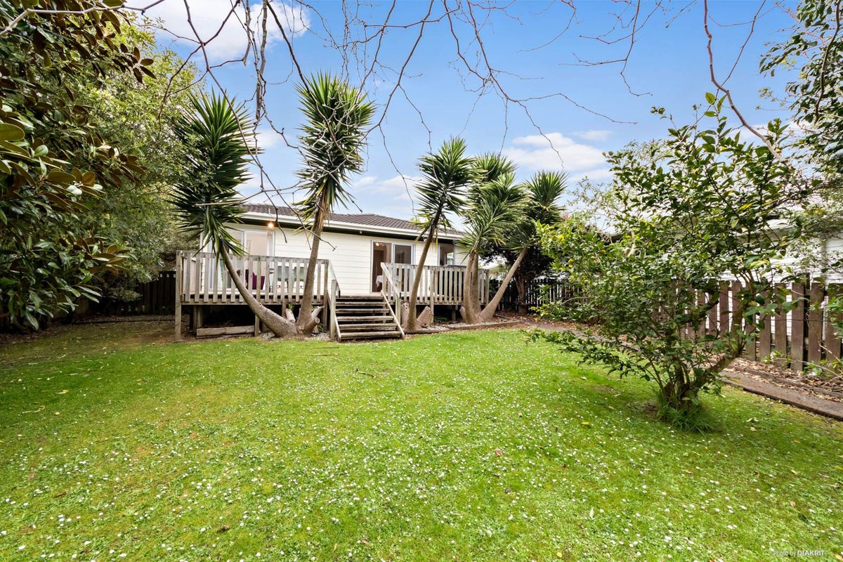 29 Gibbons Road, Weymouth, Auckland - Carousel 2