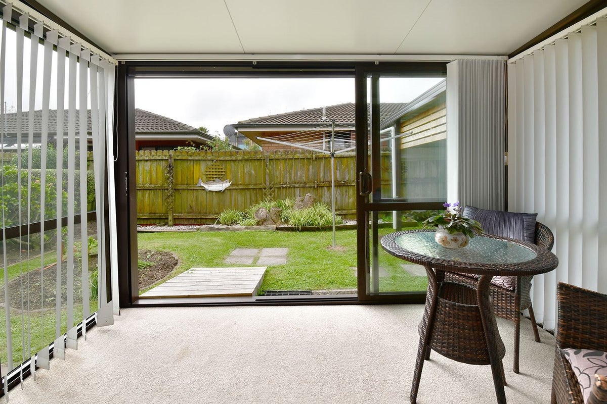12 Bellbird Place, Orewa, Orewa - Carousel 1