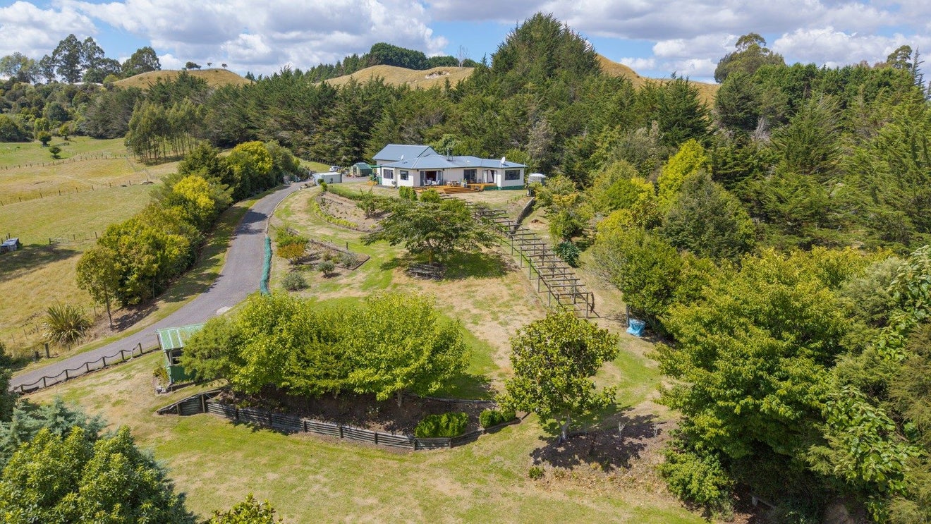 158 Whangamata Road, Oruanui, Taupo - Carousel 2