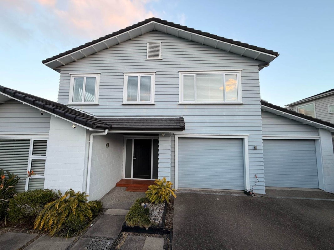 10 Tuangi Street, Long Bay, Auckland - Carousel 1
