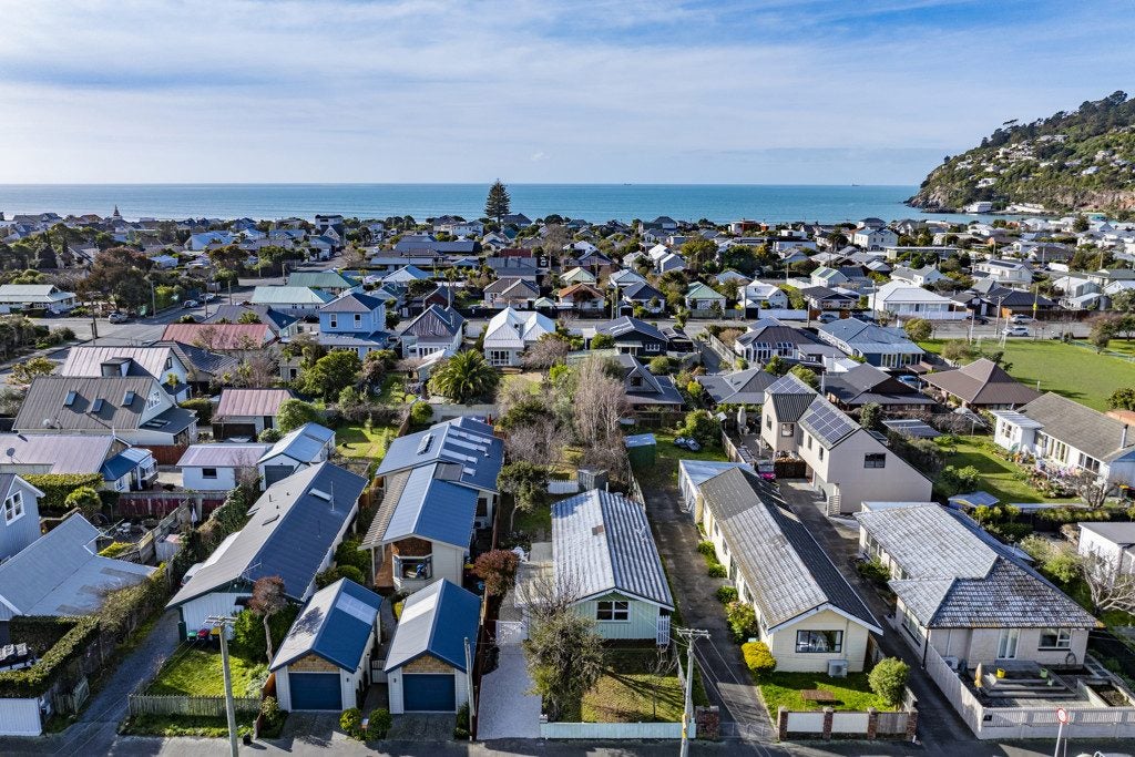 35 Colenso Street, Sumner, Christchurch - Carousel 24