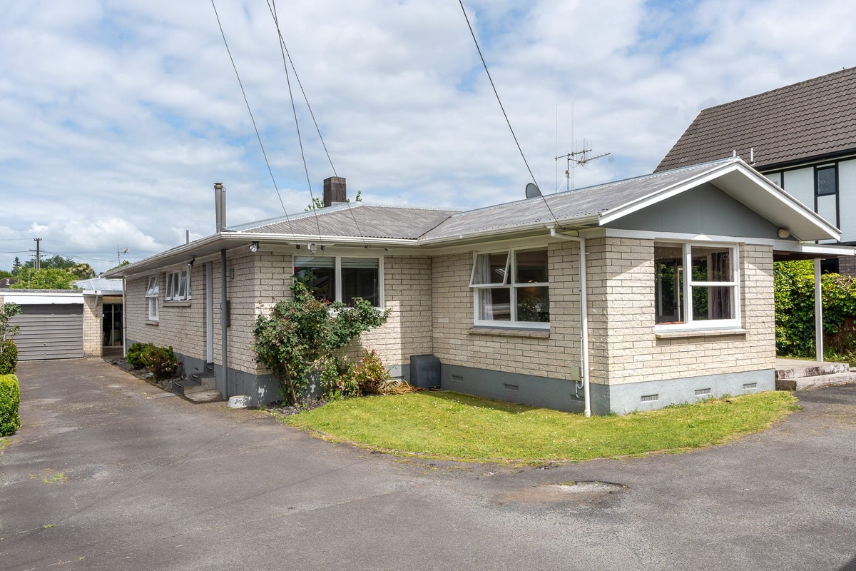14 Lysander Place, Hillcrest, Hamilton - Carousel 1