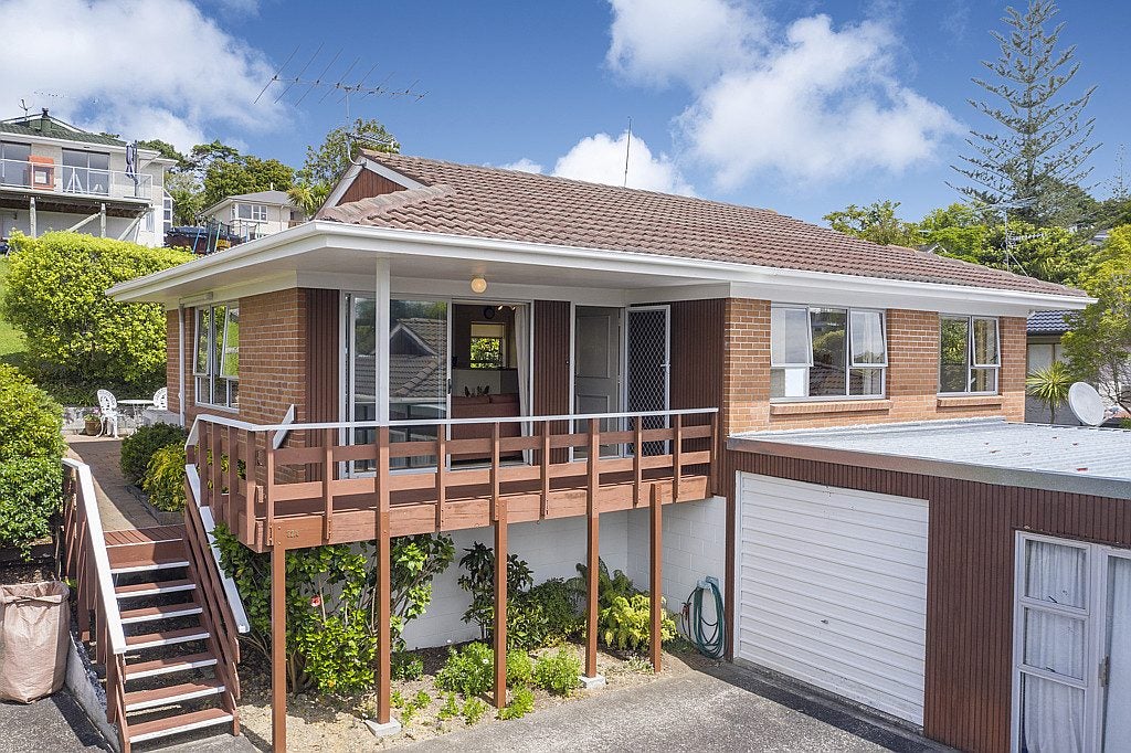 2/82 Newhaven Terrace, Mairangi Bay, Auckland - Carousel 1