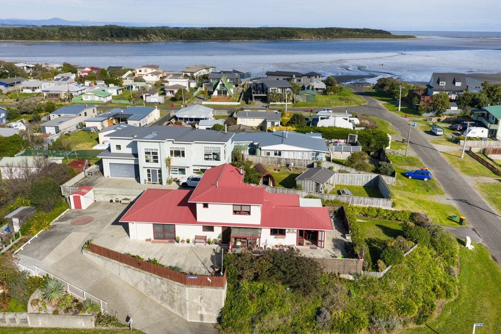 12 Robbie Street, Foxton Beach, Foxton - Carousel 2