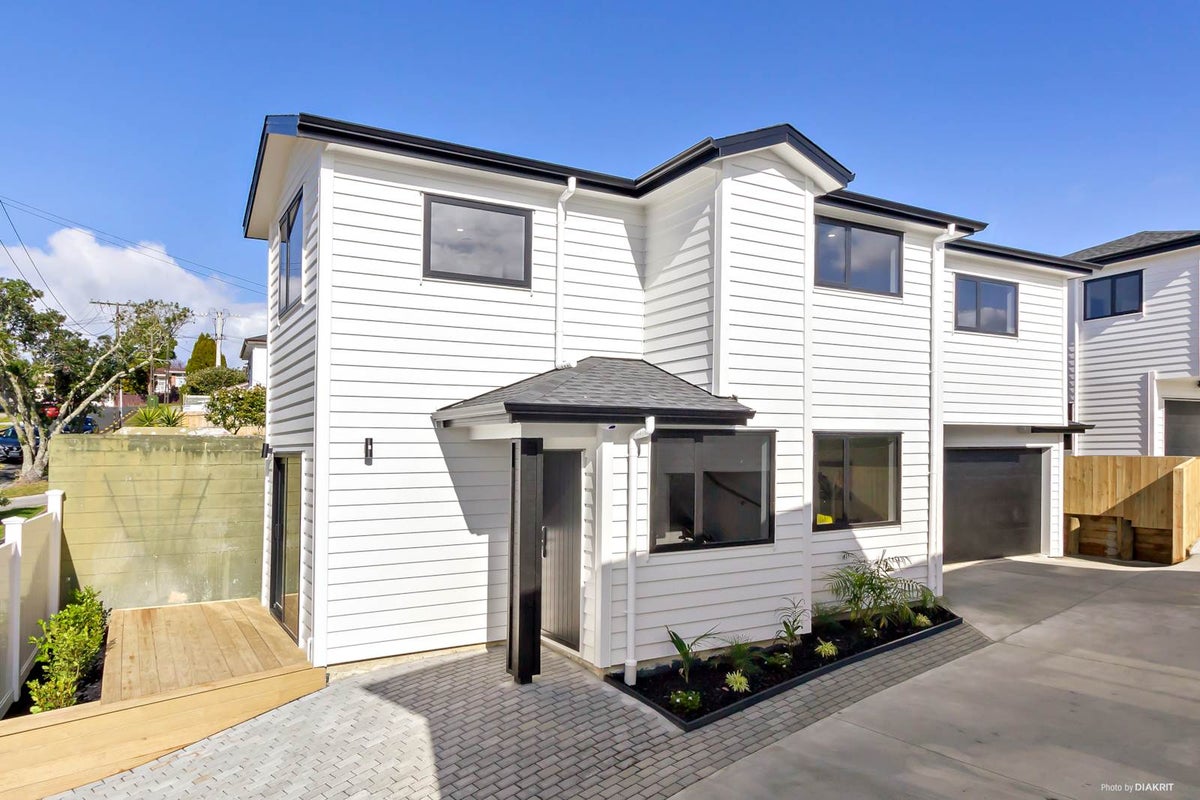 15A Windermere Crescent, Blockhouse Bay, Auckland - Carousel 2