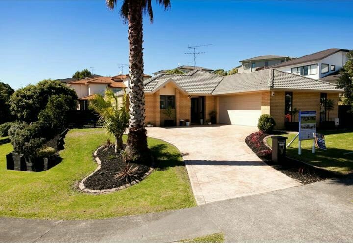 19 Crimson Park, Oteha, Auckland - Carousel 1