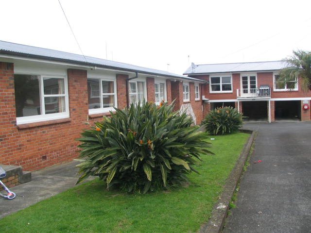 28 Lake Pupuke Drive, Takapuna, Auckland - Carousel 1