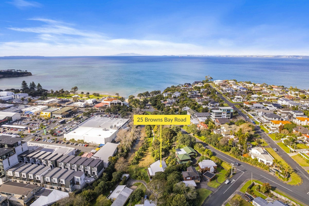 25 Browns Bay Road, Browns Bay, Auckland - Carousel 2