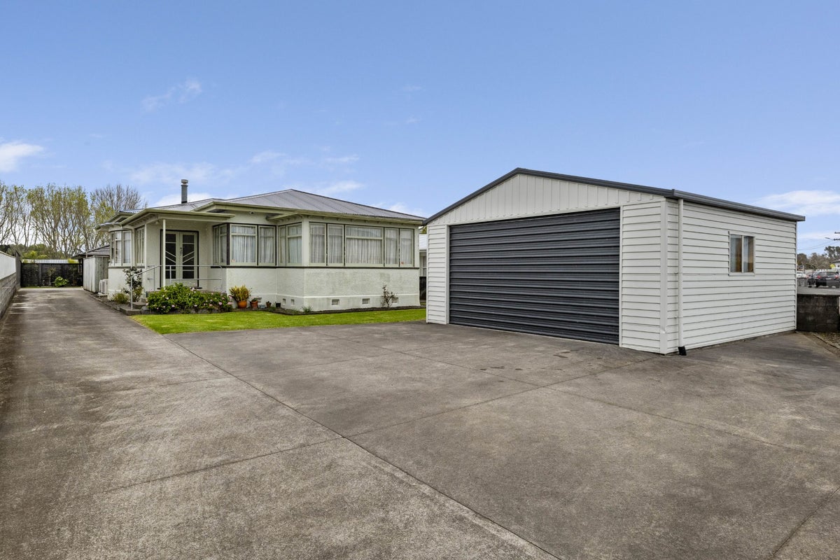 91 Tukapa Street, Westown, New Plymouth - Carousel 1
