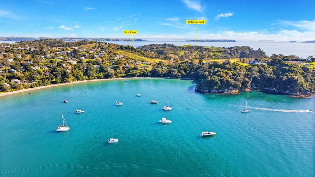 40 Korora Road, Oneroa, Waiheke Island - Carousel 1