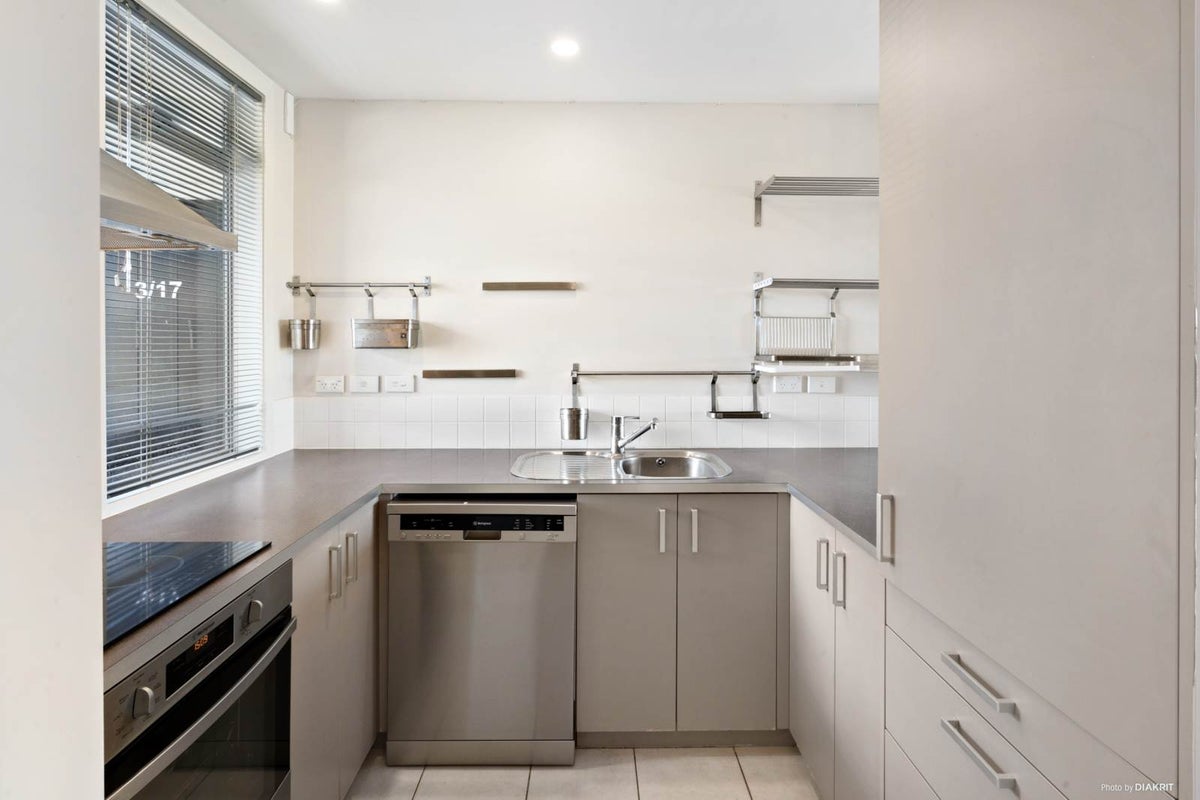 4/17 Waihi Way, East Tamaki, Auckland - Carousel 2