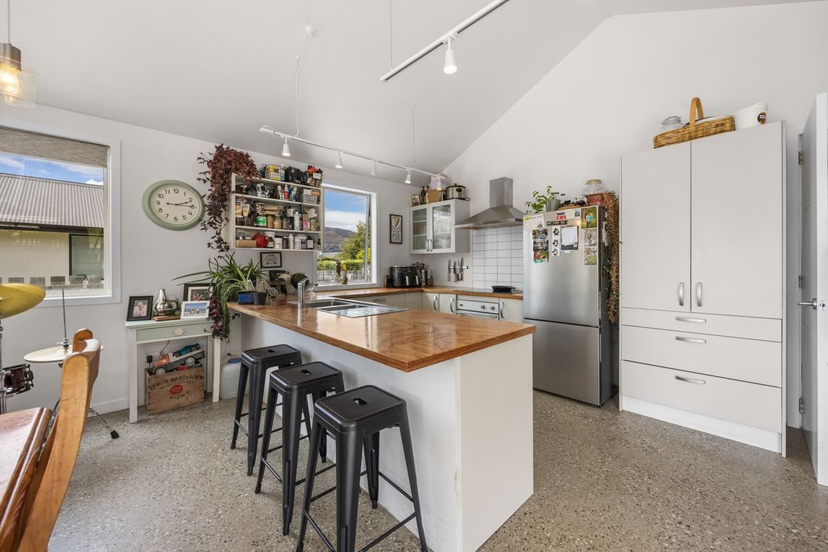 14 Francis Lane, Wanaka - Carousel 2