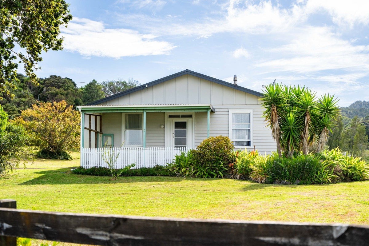 1883 Whangarei Heads Road, Whangarei Heads - Carousel 2