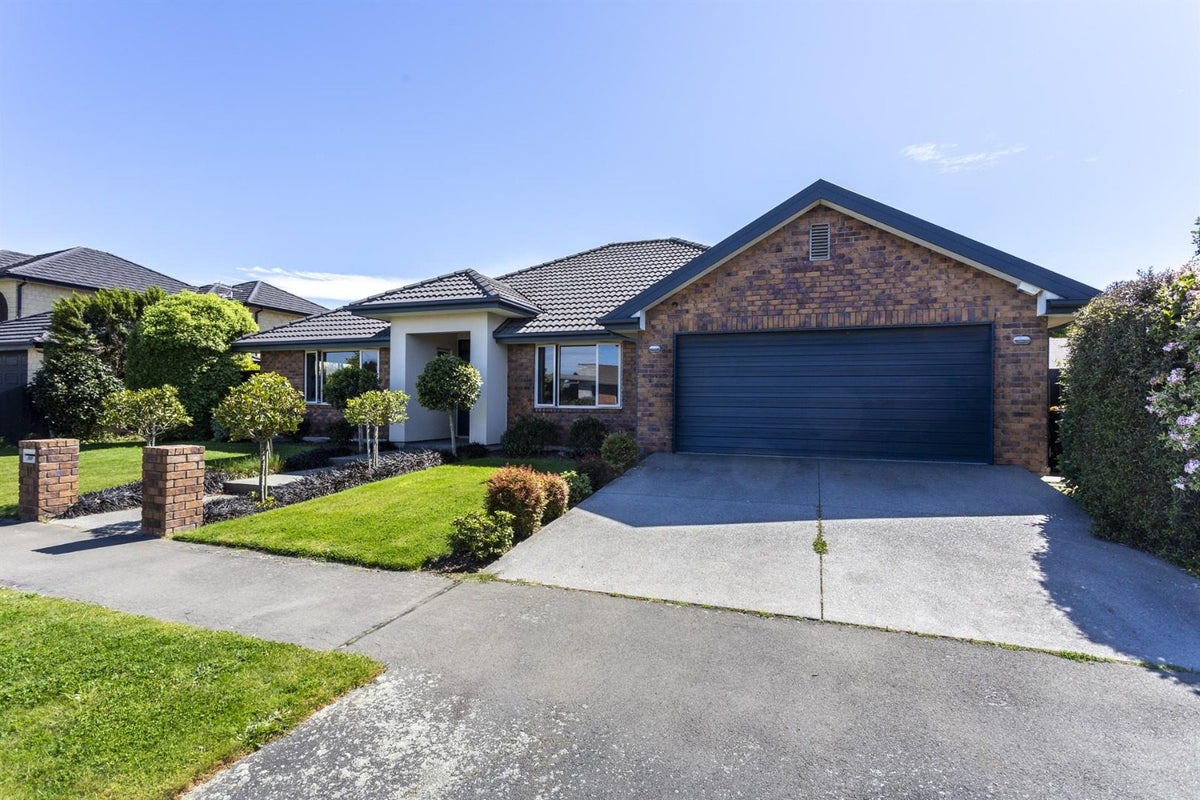 16 Te Pihopa Way, Aidanfield, Christchurch - Carousel 1