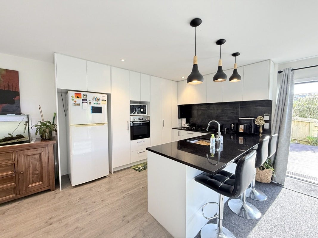84 Melksham Drive, Churton Park, Wellington - Carousel 2
