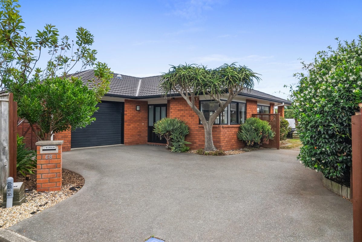 68 Hillcrest Road, Raumati Beach, Paraparaumu - Carousel 1