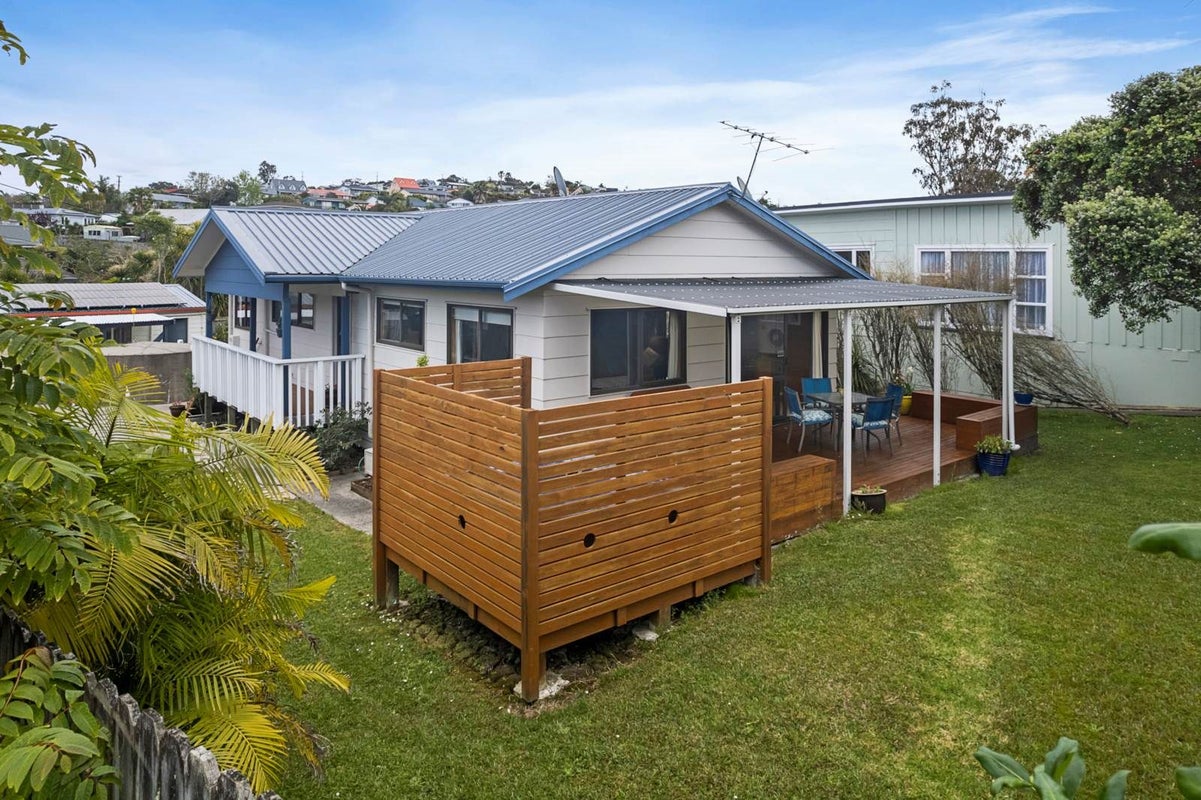 10 Langton Road, Stanmore Bay, Whangaparaoa - Carousel 2