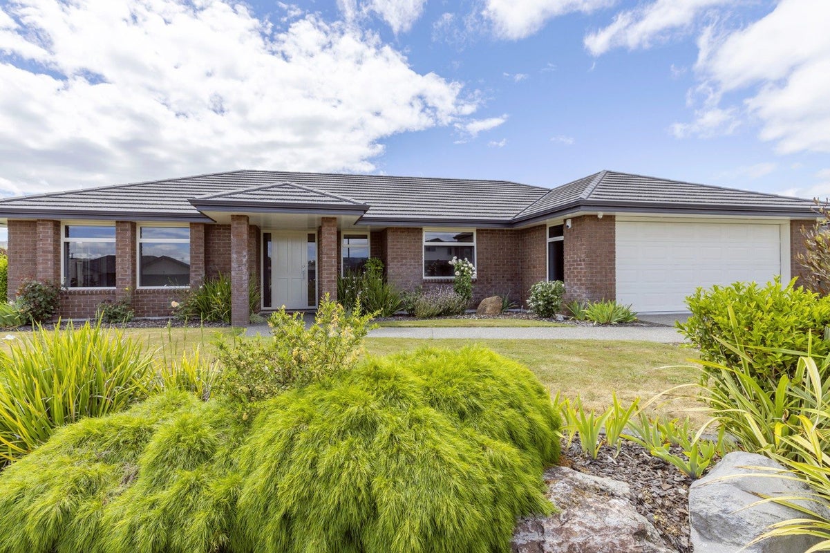 2 Loloma Way, Wharewaka, Taupo - Carousel 1